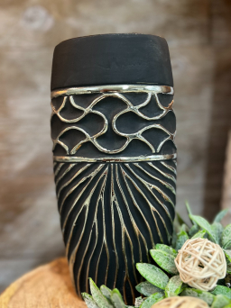 Oval Spider Vase 10in